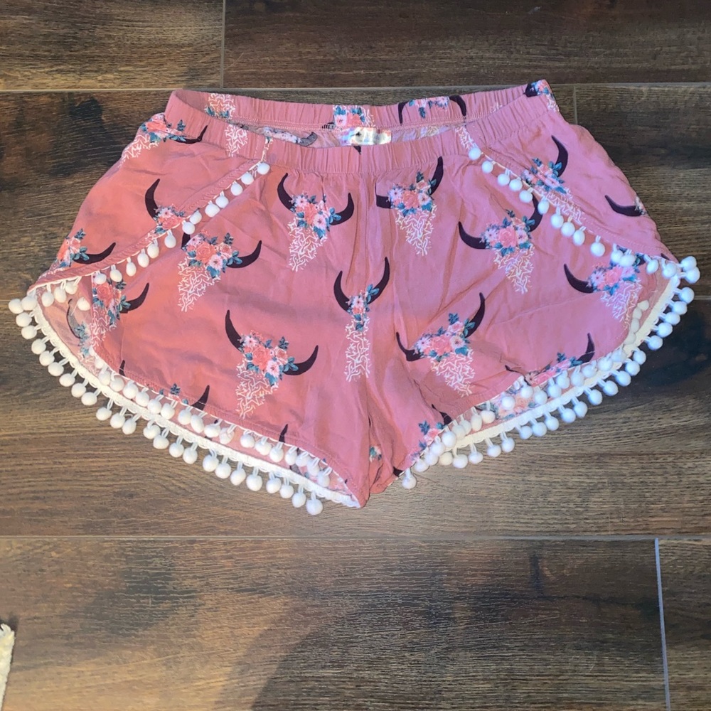 Altar’s state bull skull shorts